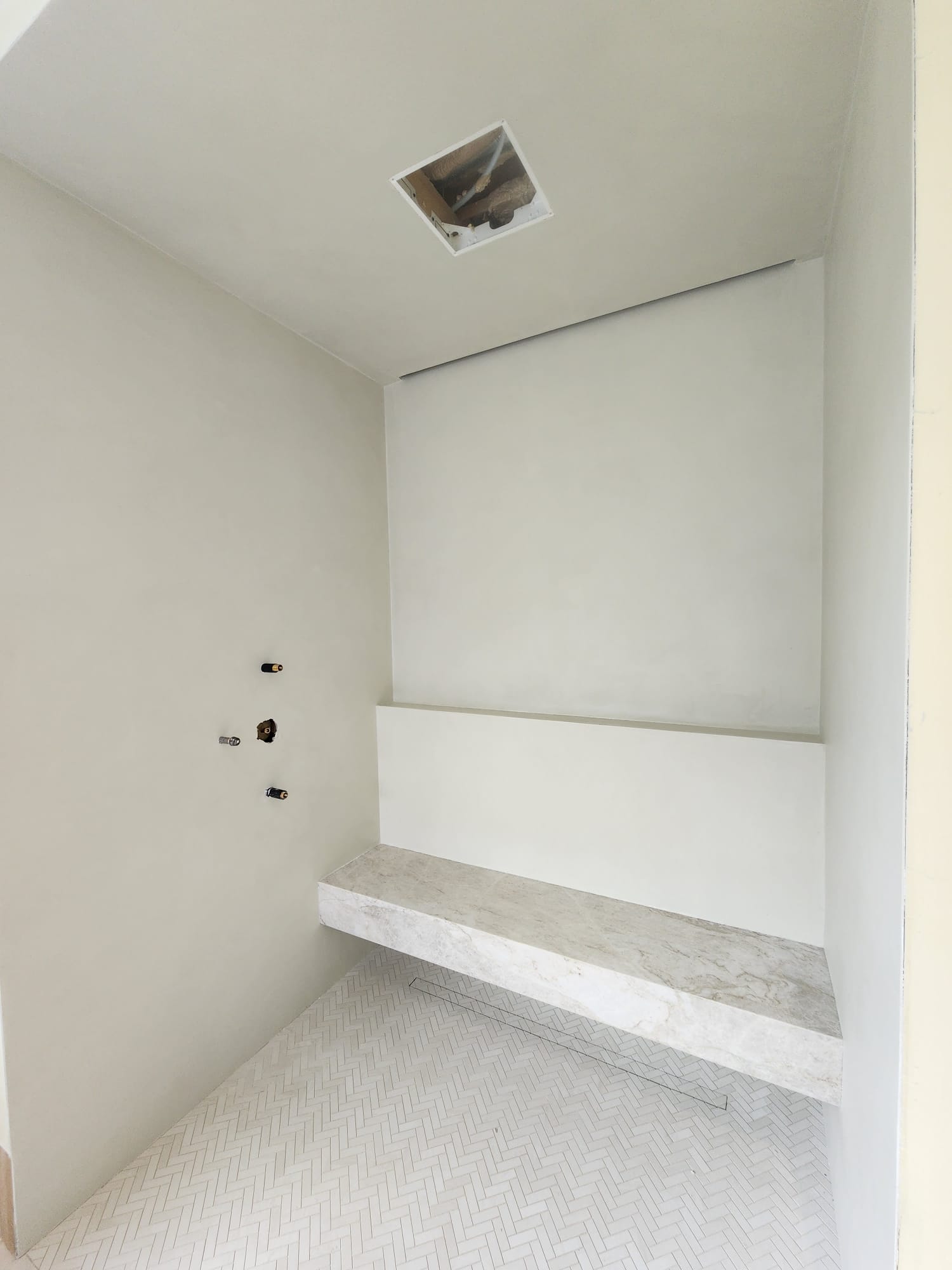 Microcement shower walls in Ottawa